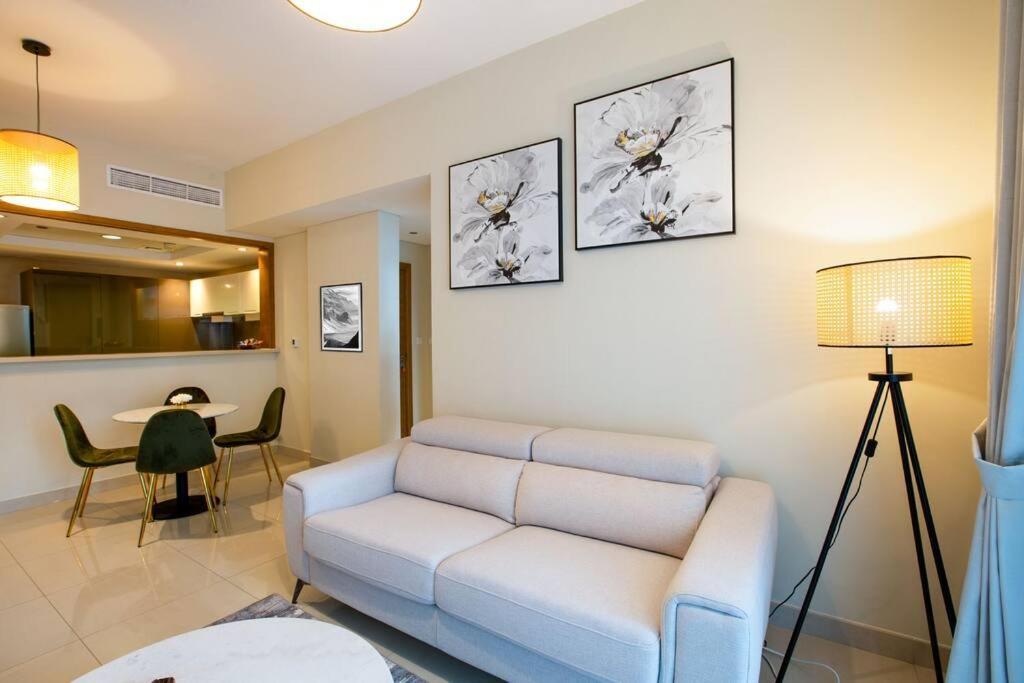 Lux 1Br 2 Min To Burj Khalifa Leilighet Dubai Eksteriør bilde