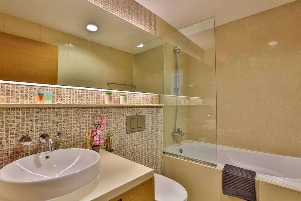 Lux 1Br 2 Min To Burj Khalifa Leilighet Dubai Eksteriør bilde